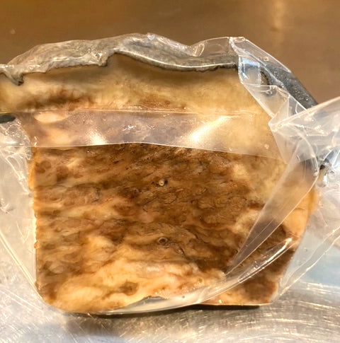 鯨 さえずり(舌)割引 300gブロック ー神戸鯨の自家製無添加 釜茹で 大トロさえずり